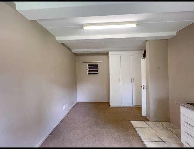 0.5 BEDROOM APARTMENT RENTED IN HATFIELD